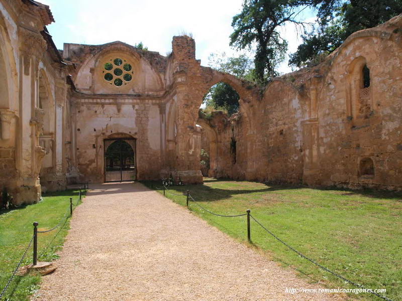 ESPACIO DE LAS NAVES DESTINADOS AL PUEBLO, HACIA PONIENTE